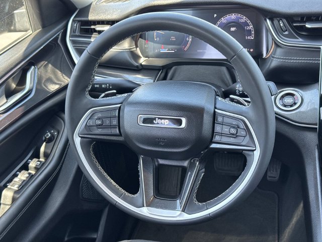 Used 2023 Jeep Grand Cherokee L Laredo AWD/4WD image 10