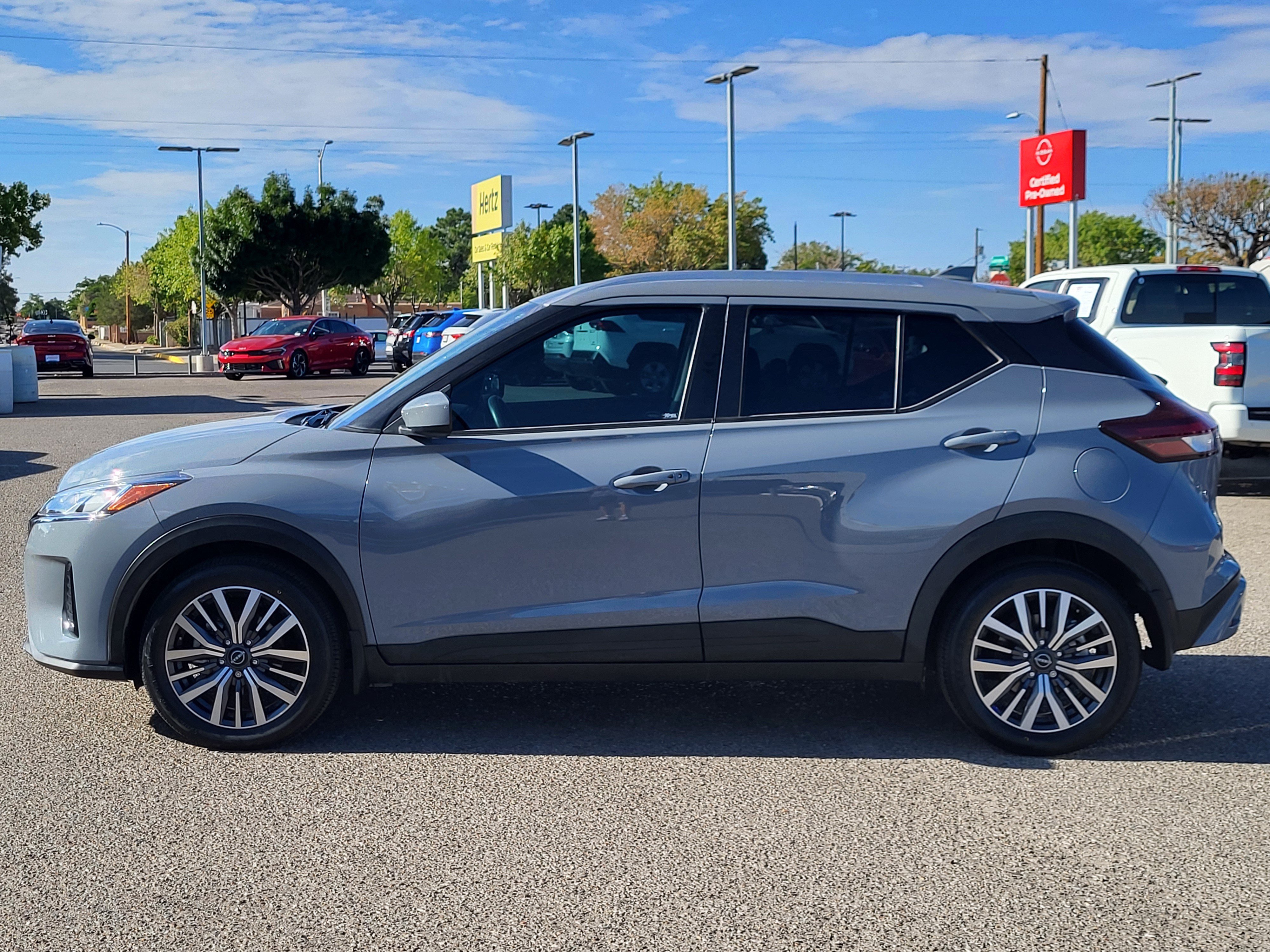 Certified 2023 Nissan Kicks SV FWD image 3