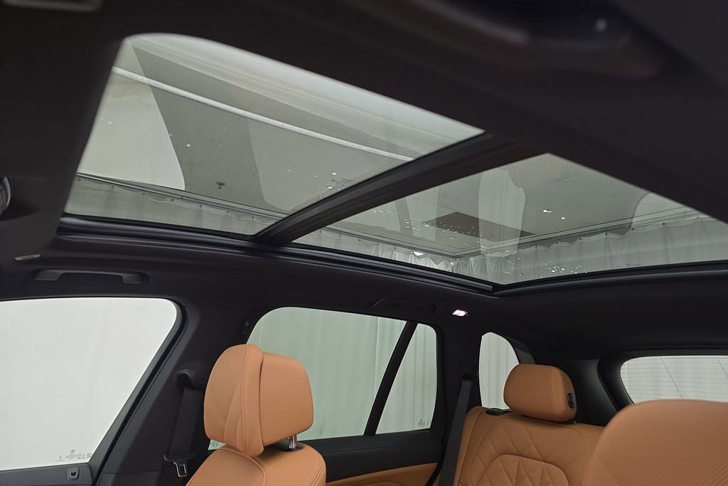 Certified 2025 BMW X5 xDrive40i w/ M Sport Package image 23