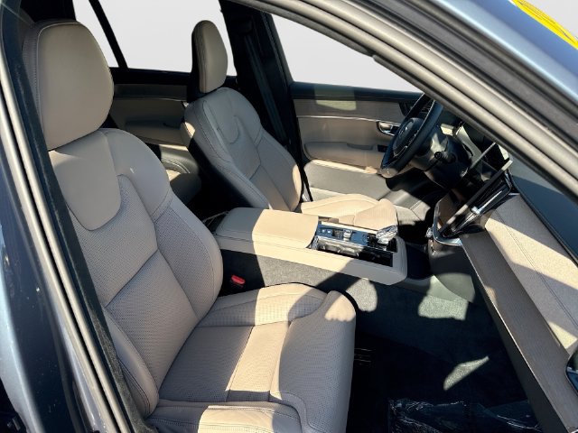 Certified 2026 Volvo XC90 B6 Ultra w/ Lounge Package AWD/4WD image 32