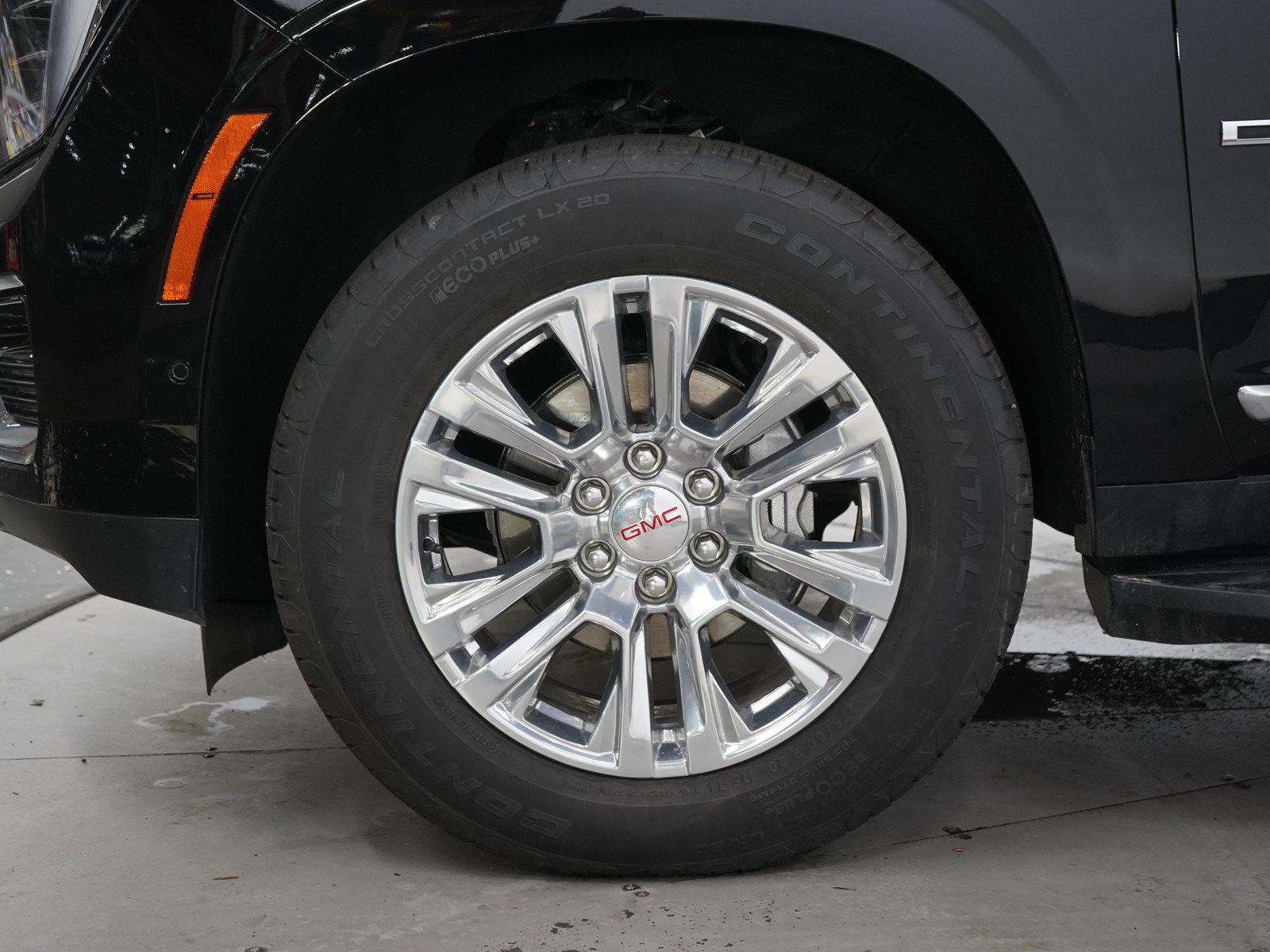 Used 2025 GMC Yukon Denali AWD/4WD image 30