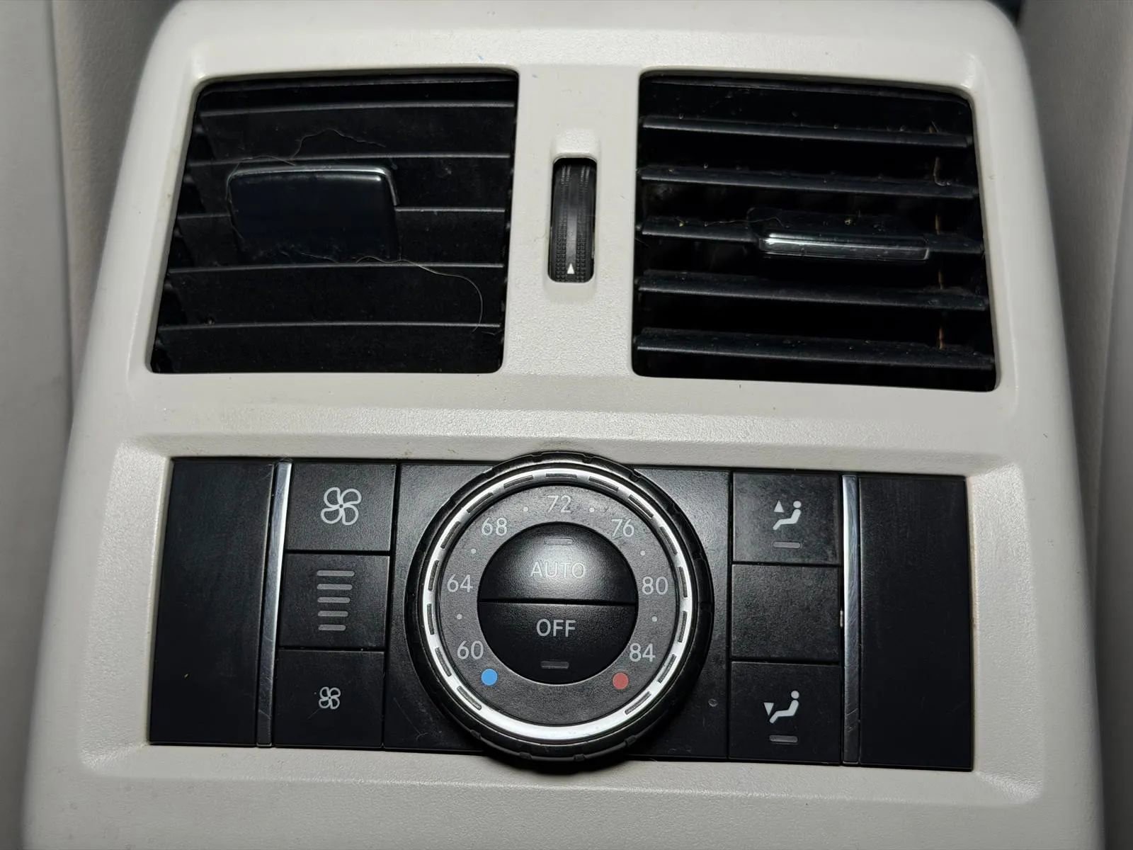 Used 2016 Mercedes-Benz GL 320 BlueTEC 4MATIC image 25