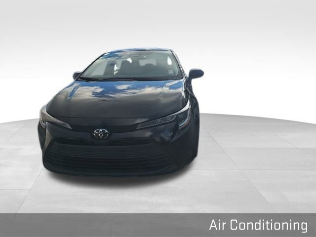 Used 2024 Toyota Corolla LE image 6