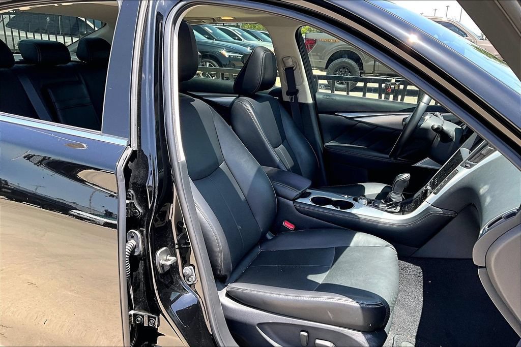 Used 2023 INFINITI Q50 Luxe w/ Cargo Package RWD image 9