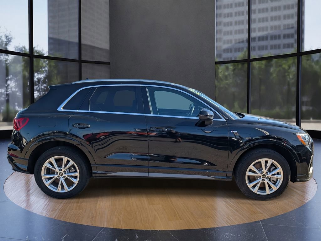 Used 2022 Audi Q3 2.0T Premium image 2