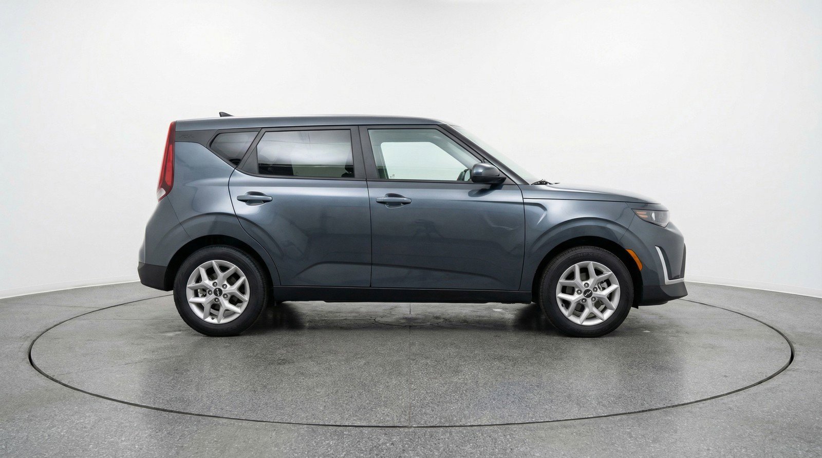 Used 2025 Kia Soul LX w/ LX Technology Package image 11