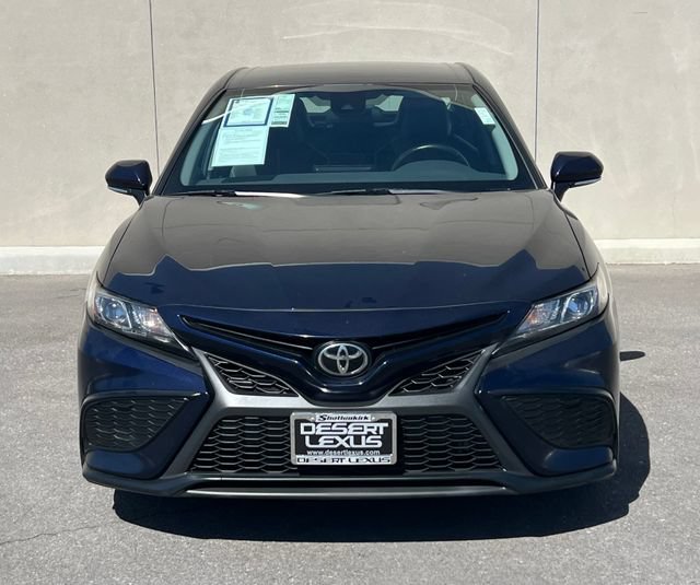 Used 2022 Toyota Camry SE FWD image 3