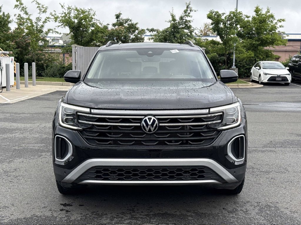 Used 2024 Volkswagen Atlas Peak Edition SEL AWD/4WD image 7