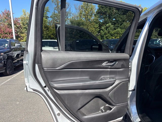 Used 2024 Jeep Grand Cherokee L Laredo AWD/4WD image 34