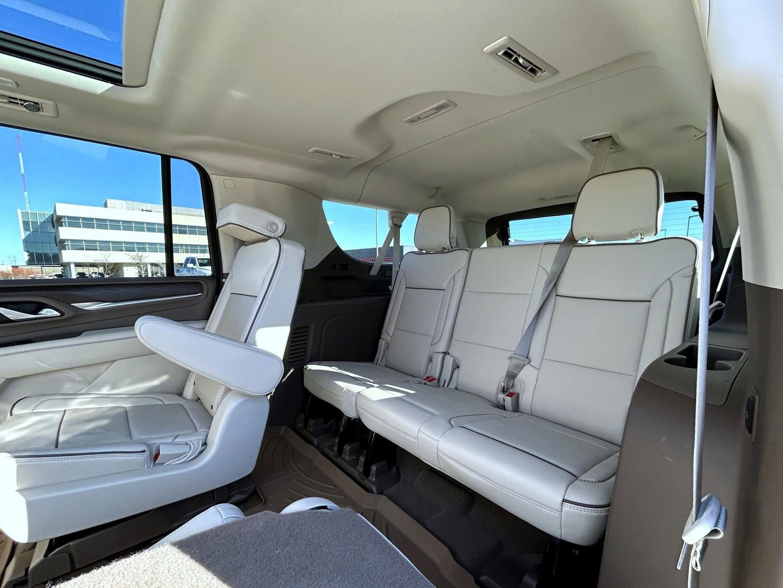 Used 2022 GMC Yukon XL Denali image 21