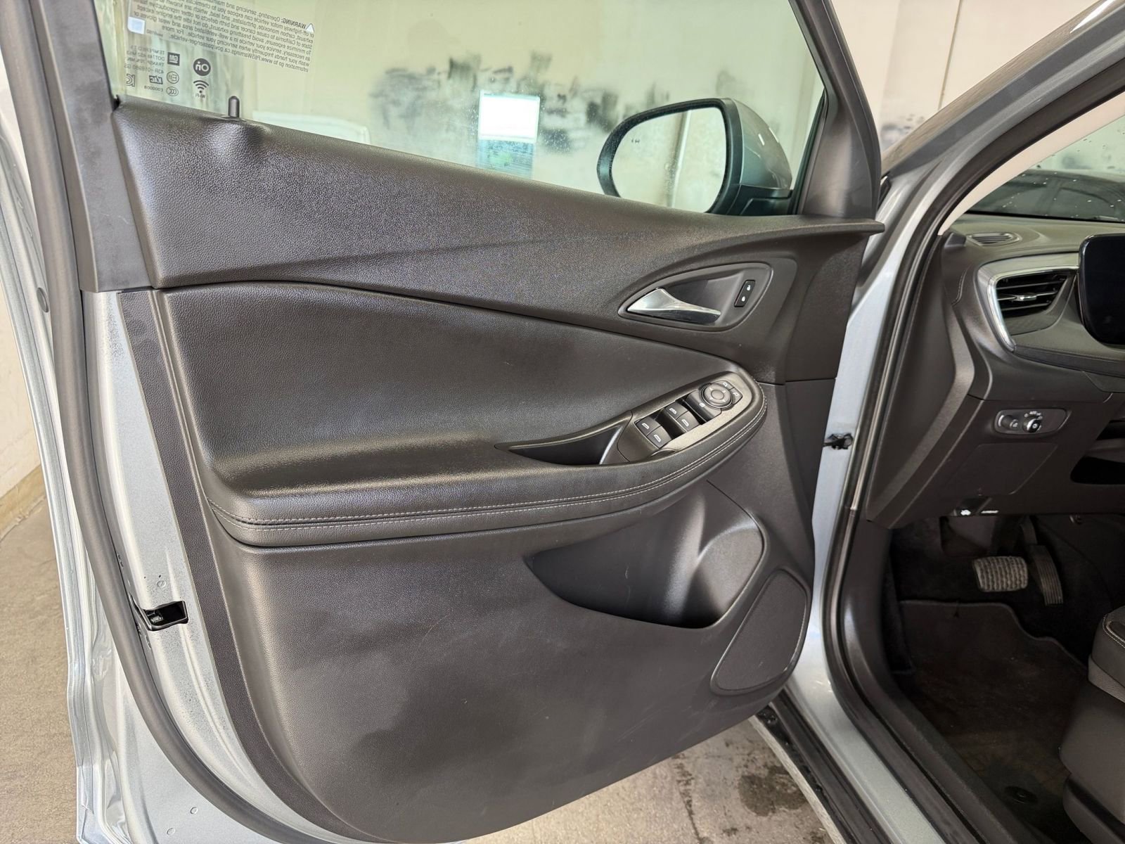 Used 2025 Buick Encore GX Preferred image 20