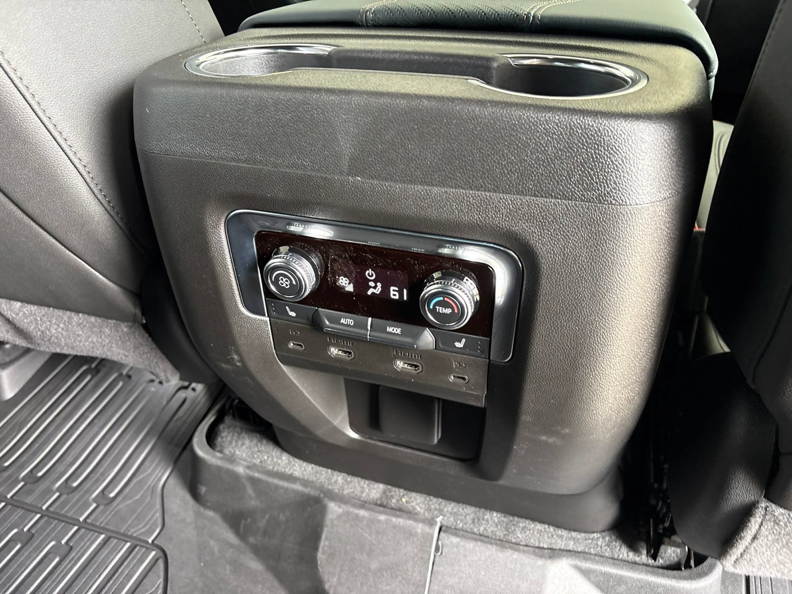 New 2026 GMC Yukon XL AT4 w/ AT4 Premium Plus Package AWD/4WD image 27