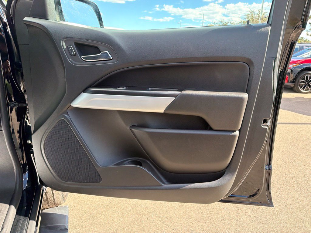 Used 2022 Chevrolet Colorado LT w/ LT Convenience Package AWD/4WD image 9