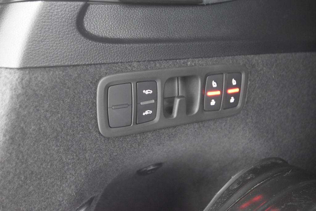 Used 2025 Audi SQ7 Prestige AWD/4WD image 52