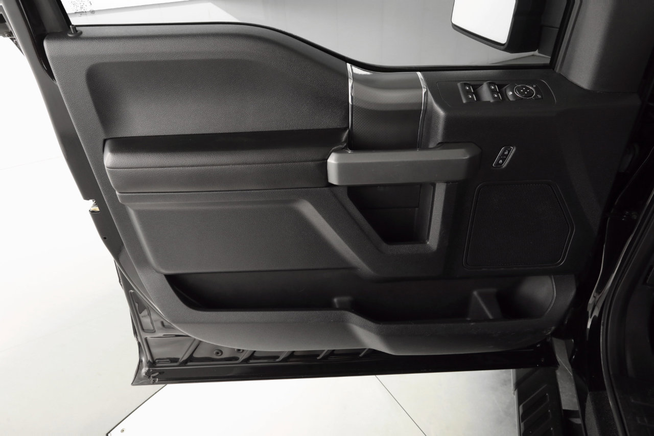 Used 2016 Ford F150 XLT w/ Equipment Group 302A Luxury image 10