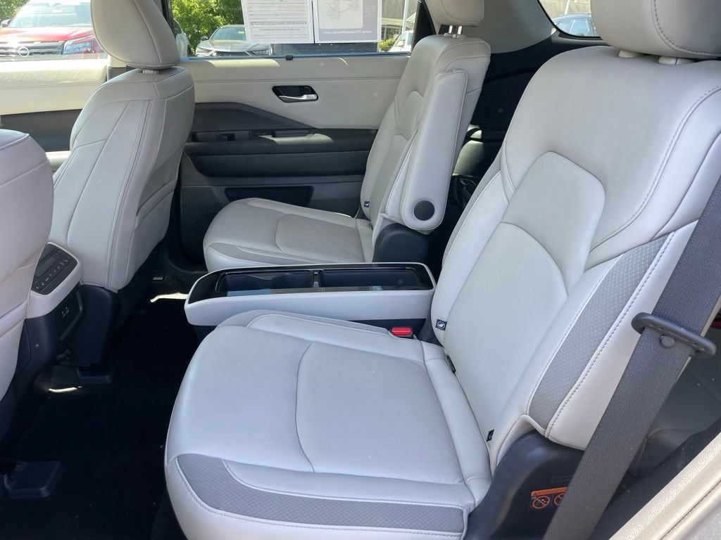 Certified 2023 Nissan Pathfinder SL w/ SL Premium Package AWD/4WD image 8