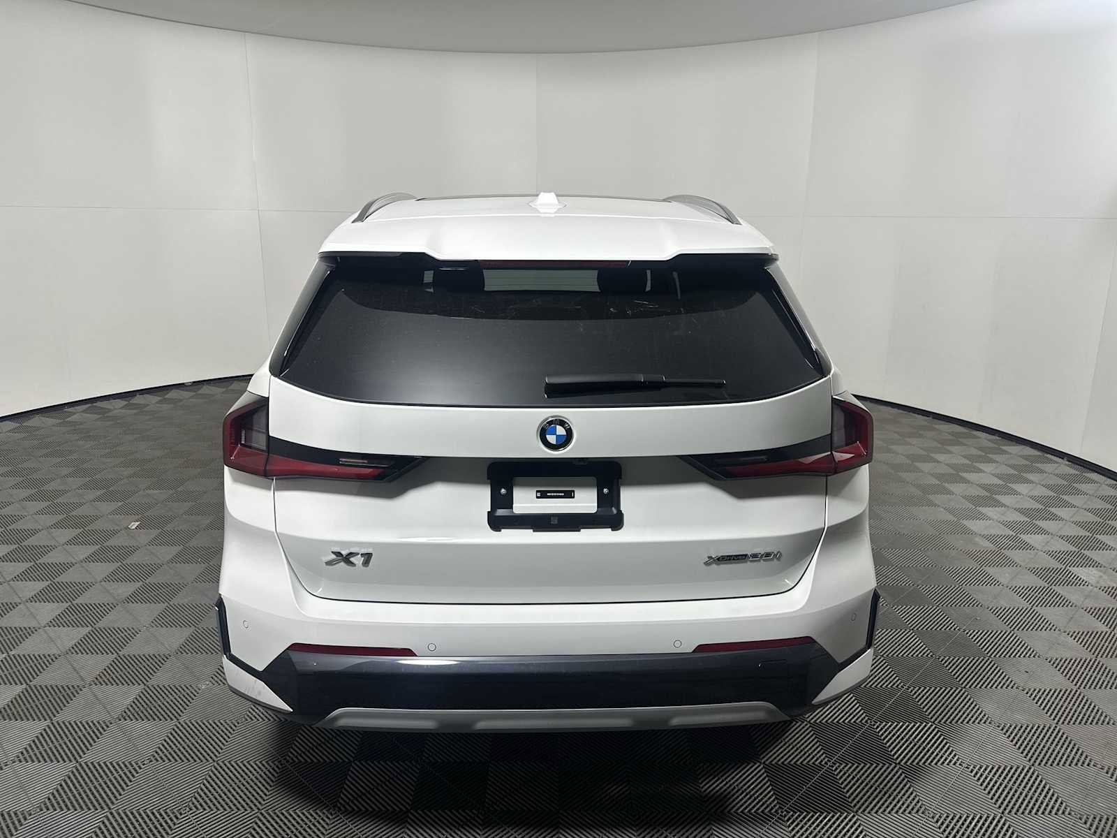 New 2026 BMW X1 xDrive28i w/ Convenience Package image 2
