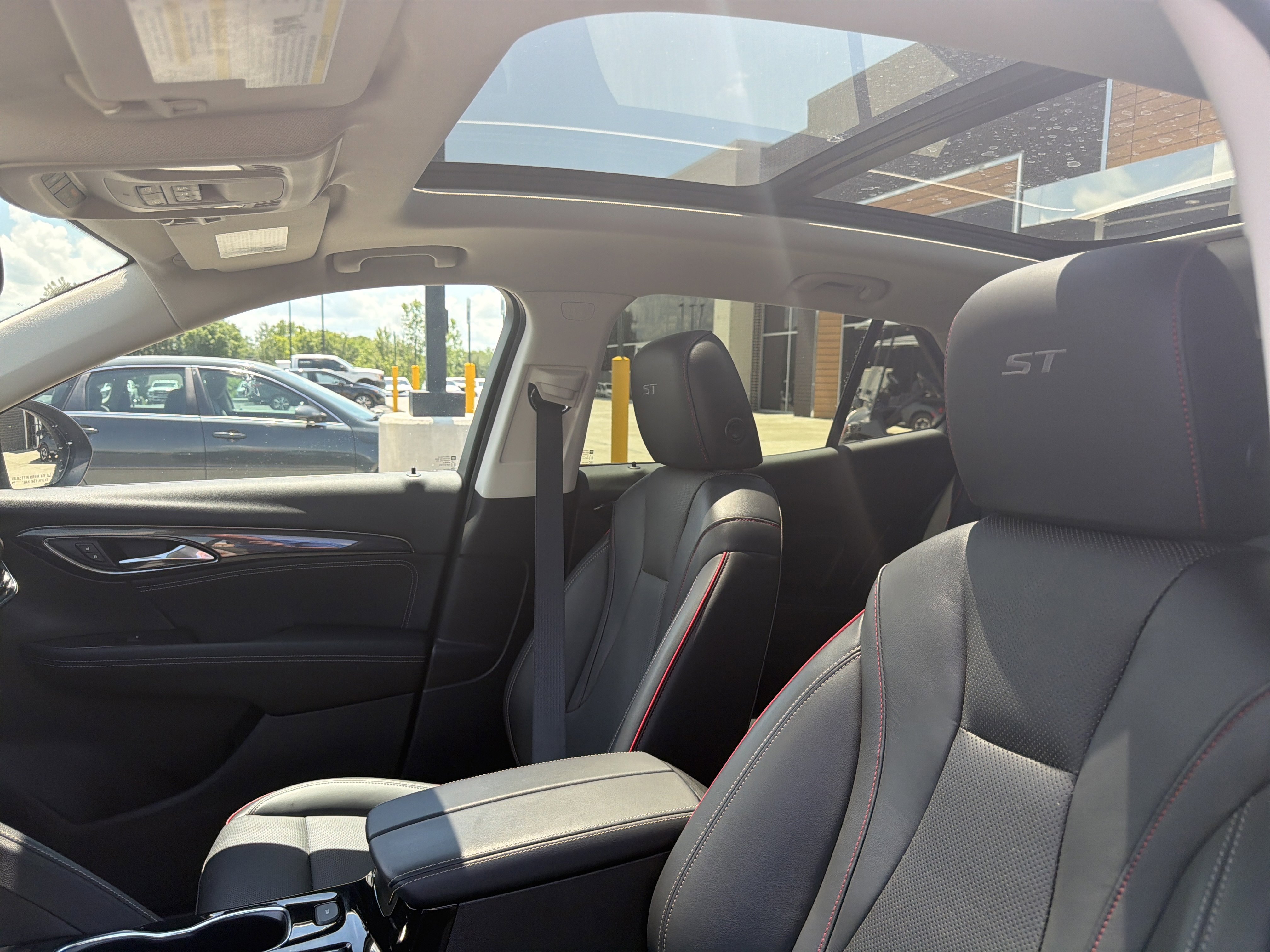 Used 2023 Buick Envision Essence w/ Sport Touring Package AWD/4WD image 34
