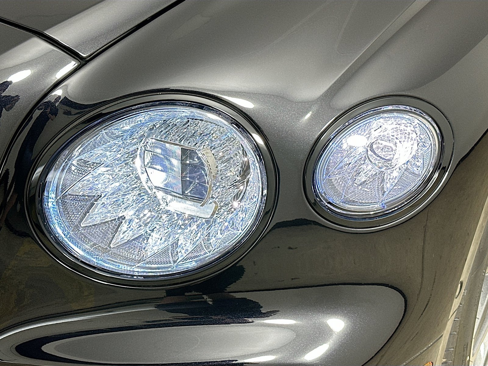New 2026 Bentley Flying Spur V8 AWD/4WD image 56