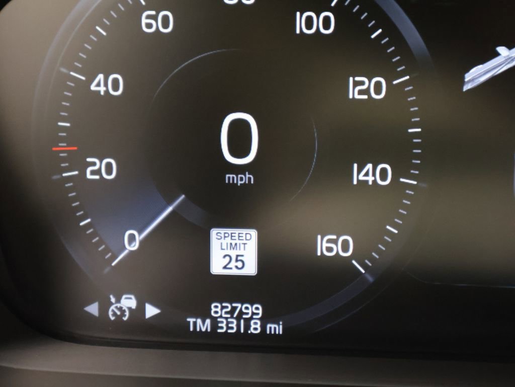 Used 2020 Volvo XC90 T6 Momentum image 40