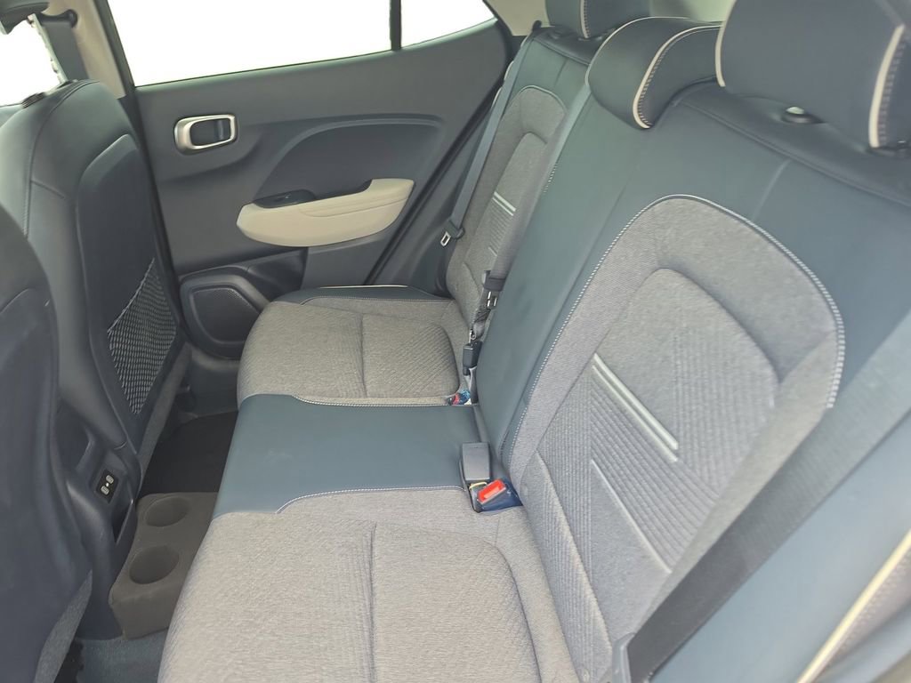 Certified 2025 Hyundai Venue Limited FWD image 13