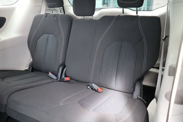 Used 2023 Chrysler Voyager LX FWD image 15
