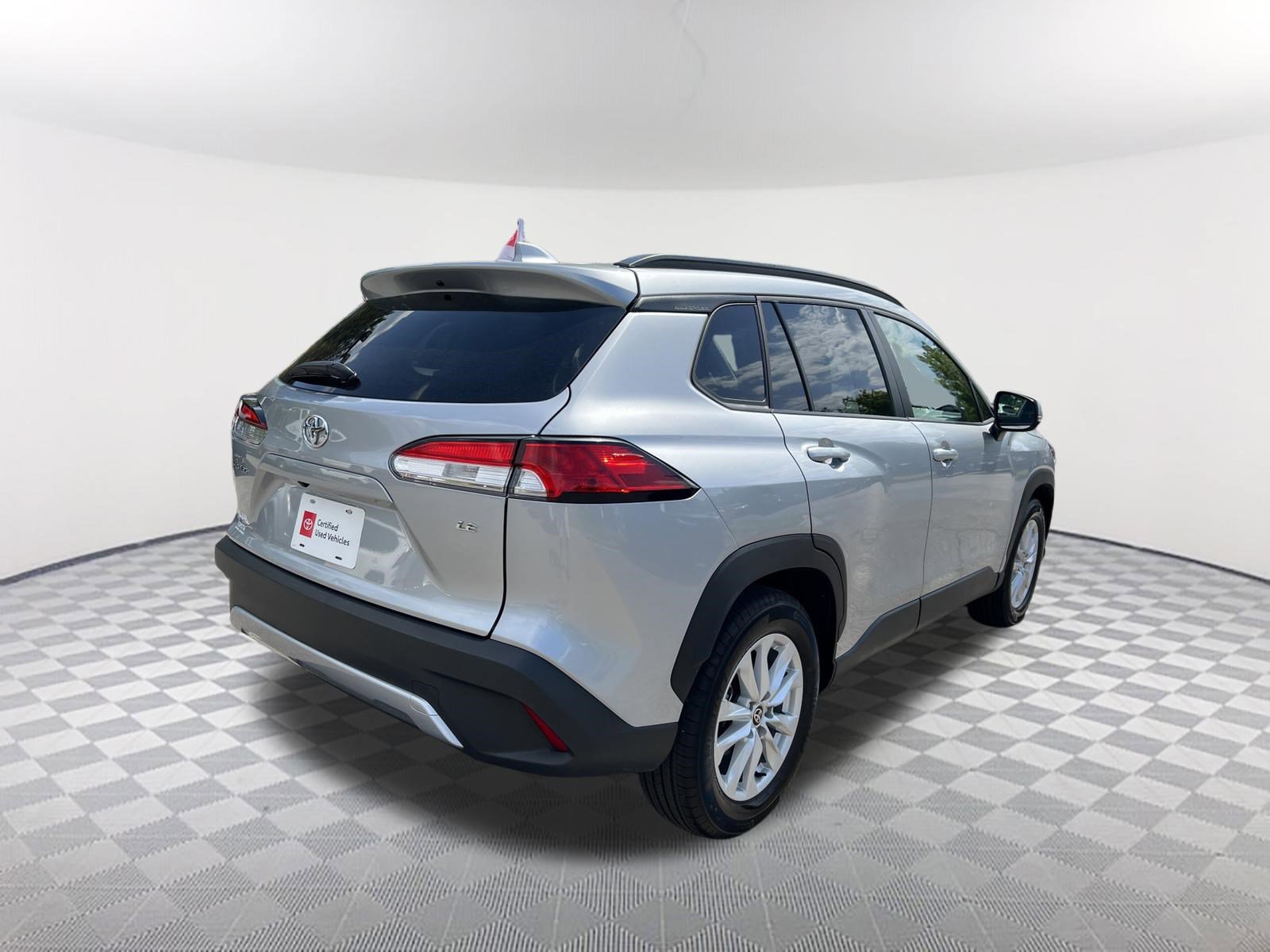 Certified 2024 Toyota Corolla Cross LE FWD image 17