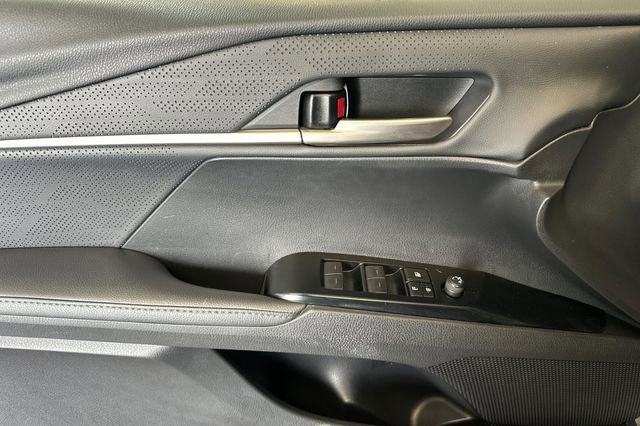 Used 2025 Toyota Camry XSE FWD image 12