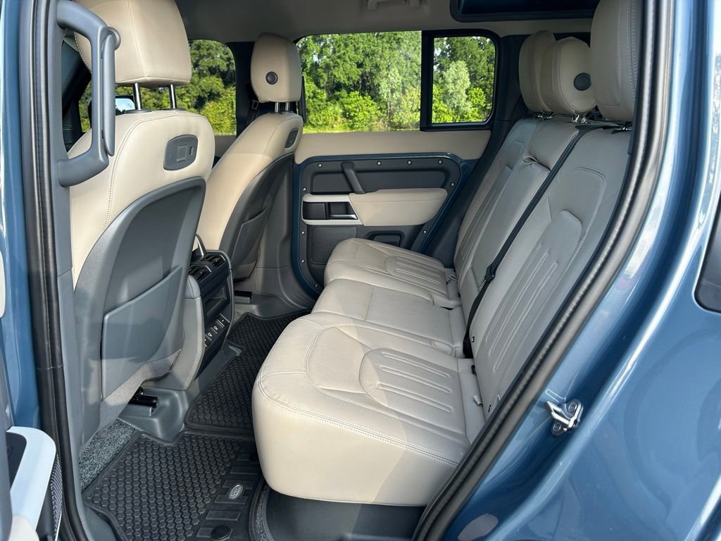 Used 2022 Land Rover Defender 110 S AWD/4WD image 14