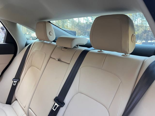 Used 2017 Jaguar XF Premium image 20