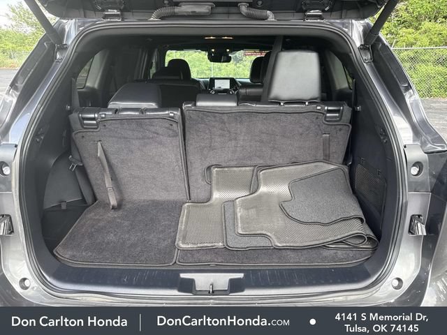 Used 2024 Toyota Highlander XSE FWD image 8