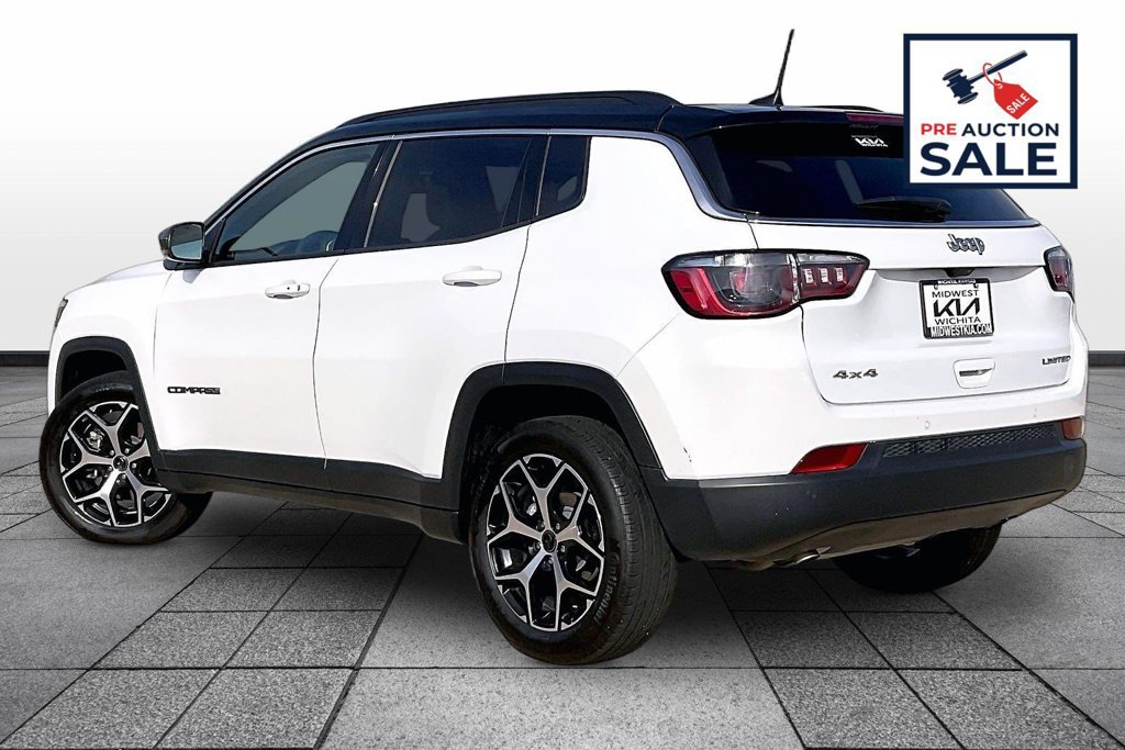 Used 2025 Jeep Compass Limited AWD/4WD image 12