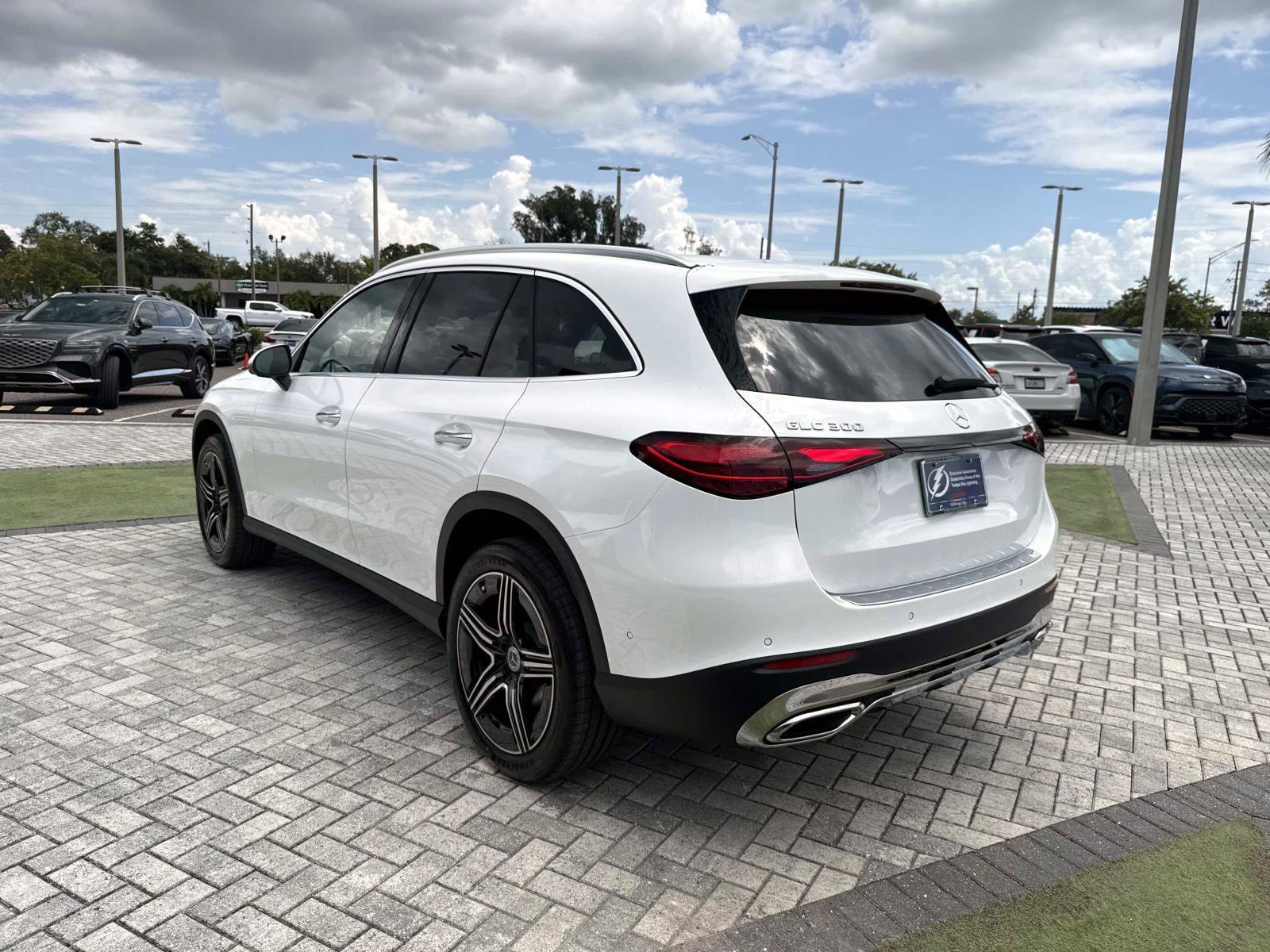 New 2027 Mercedes-Benz GLC 300 image 4