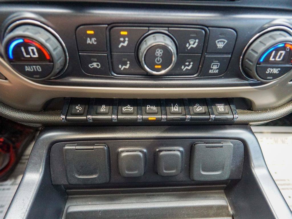 Used 2015 GMC Sierra 2500 Denali w/ Duramax Plus Package AWD/4WD image 27