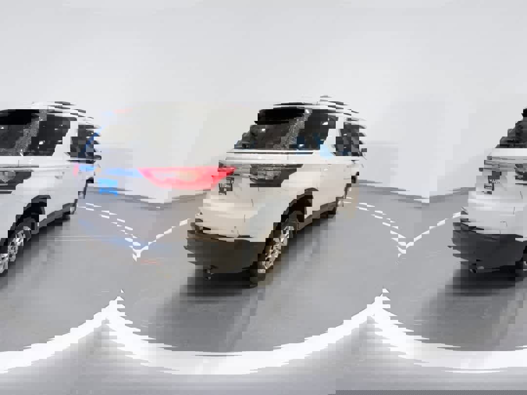 Used 2020 Chevrolet Traverse LT image 8