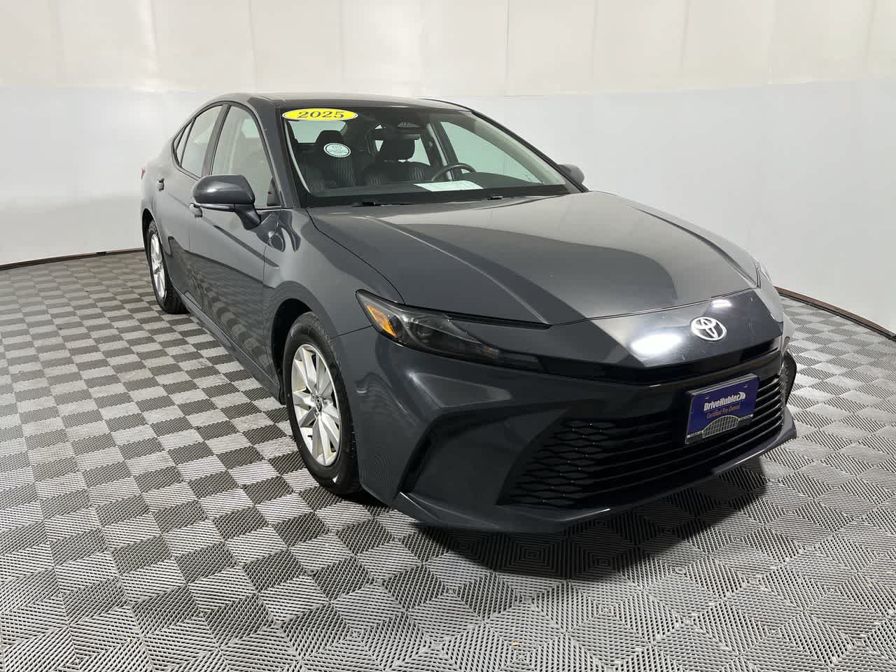 Used 2025 Toyota Camry LE FWD image 2