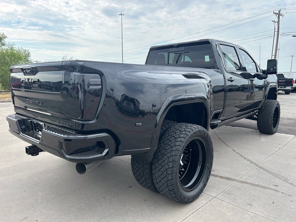 New 2026 GMC Sierra 3500 Denali Ultimate w/ LPO, Black Badging Package AWD/4WD image 6