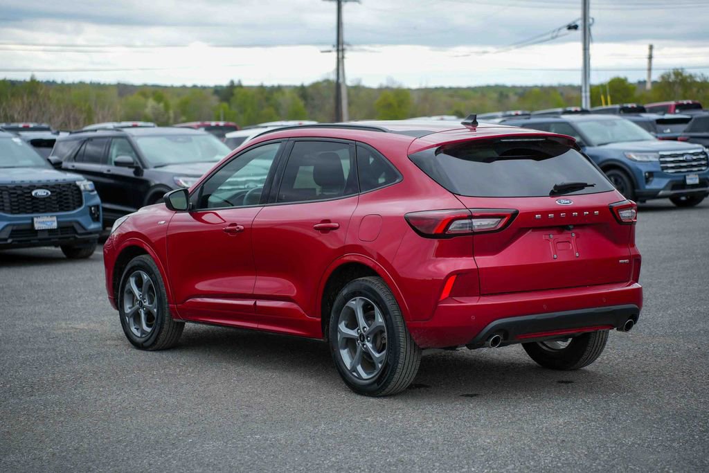 Used 2023 Ford Escape ST-Line w/ Tech Pack #1 AWD/4WD image 7