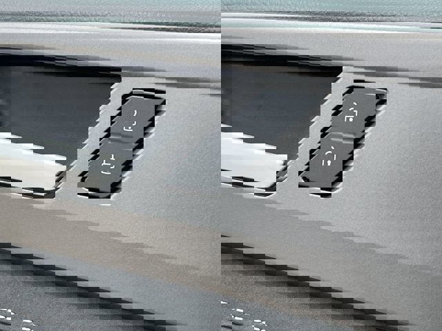 New 2025 Volkswagen Taos SE image 13