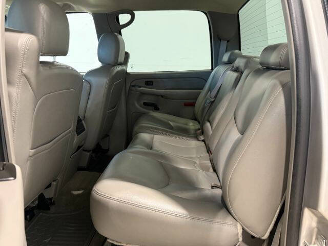 Used 2006 Chevrolet Silverado 1500 LT w/ Onstar Plus Package AWD/4WD image 14