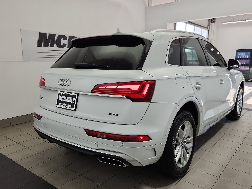 Used 2023 Audi Q5 2.0T Premium w/ Convenience Package image 4