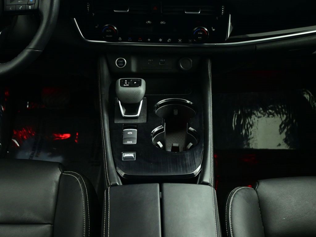 Used 2023 Nissan Rogue SL w/ SL Premium Package image 5