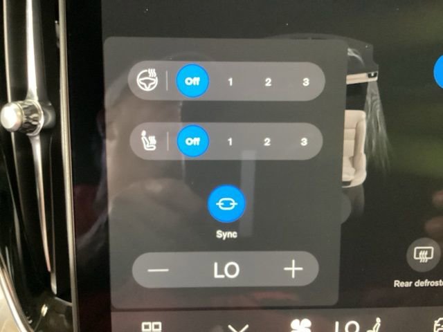 New 2026 Volvo XC90 B6 Plus w/ Protection Package Premier image 25