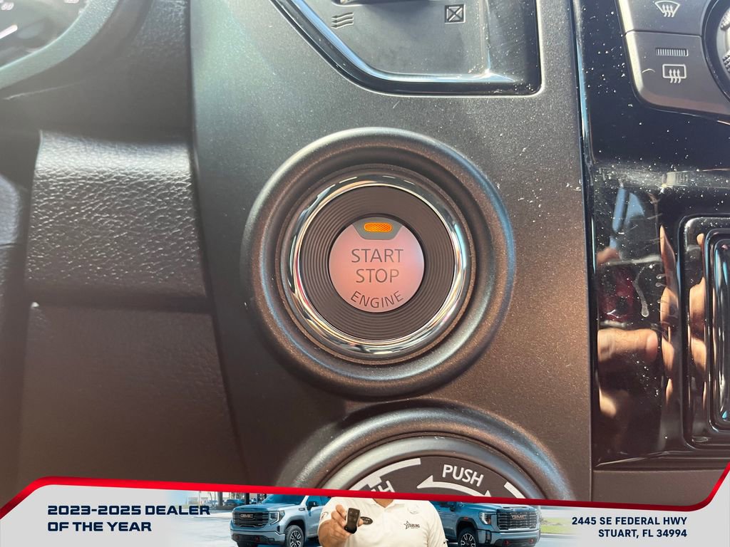 Used 2024 Nissan Titan SV w/ SV Bronze Edition Package image 29