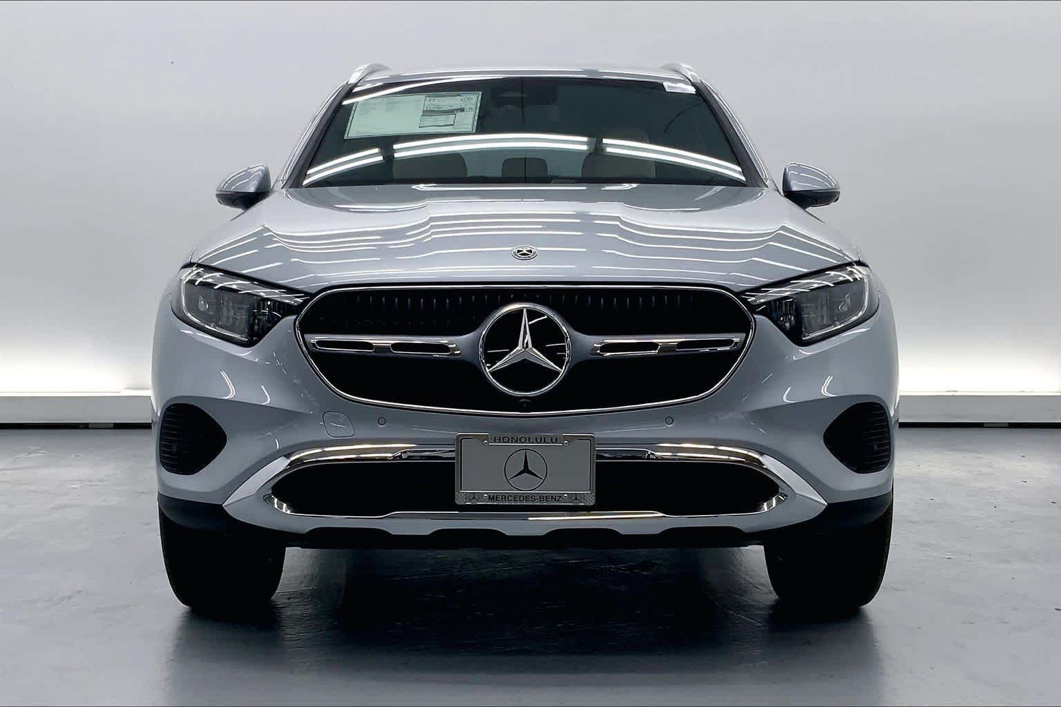 Used 2026 Mercedes-Benz GLC 300 image 3
