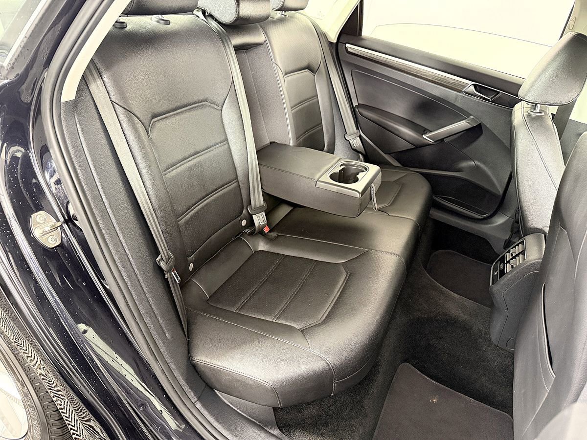 Used 2018 Volkswagen Passat 2.0T SE image 41