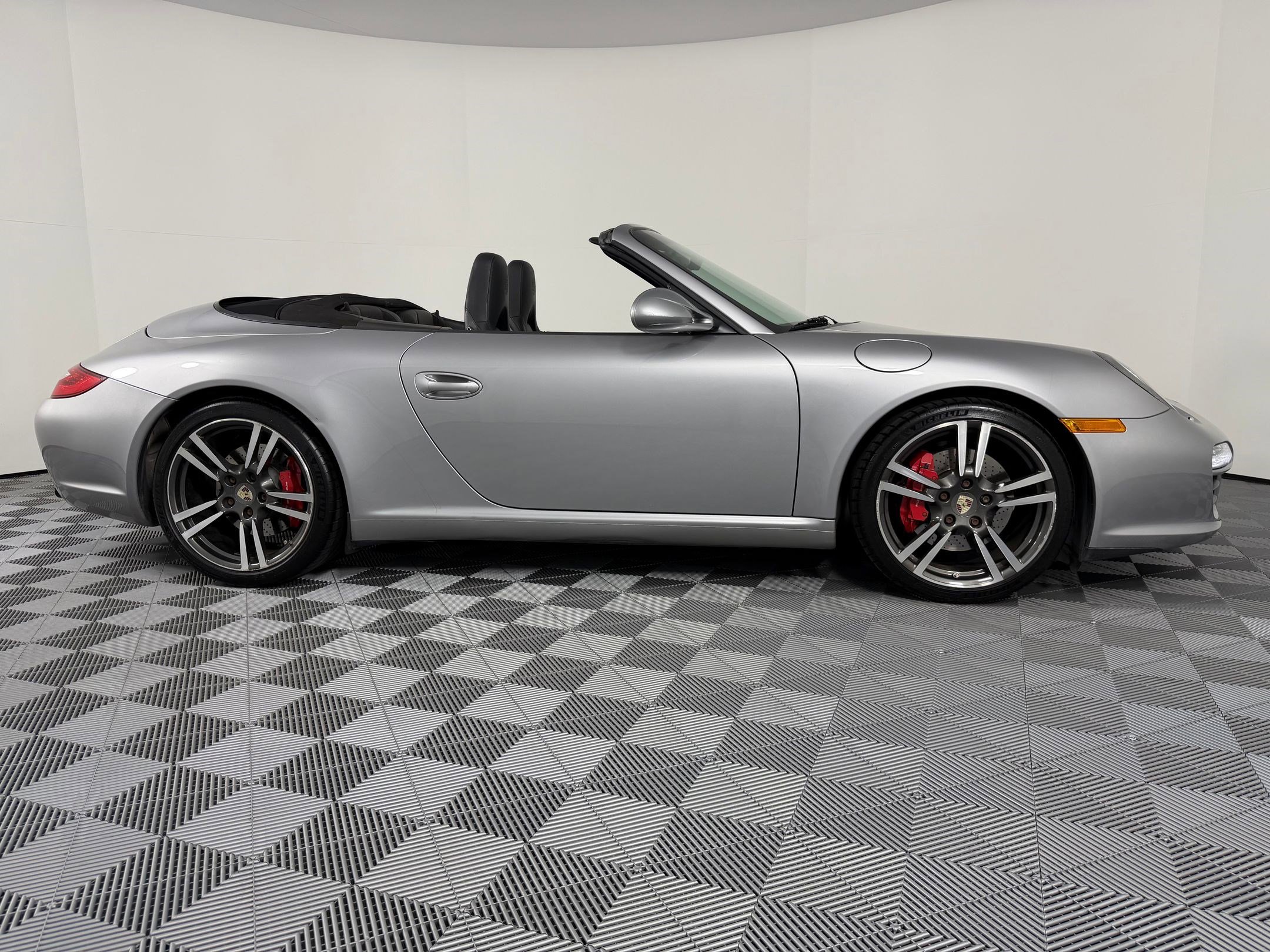 Used 2011 Porsche 911 Carrera S image 8