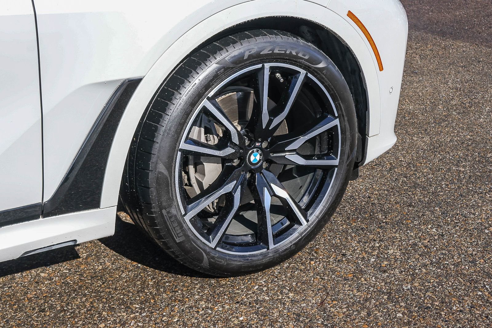 Used 2019 BMW X7 xDrive40i w/ M Sport Package image 14