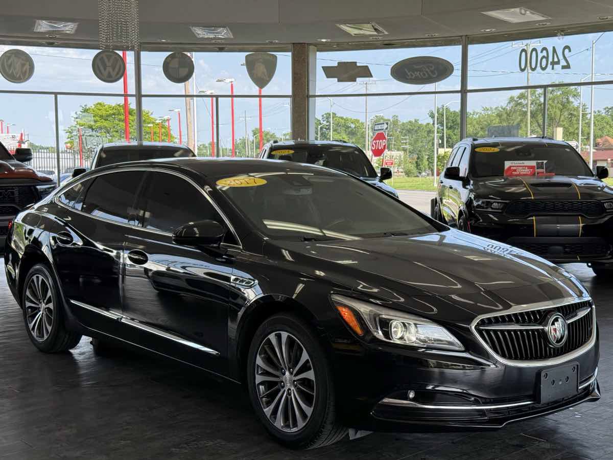 Used 2017 Buick LaCrosse Premium FWD image 1
