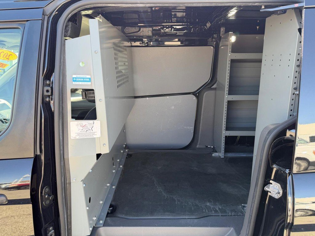 Used 2021 Ford Transit Connect XLT image 21